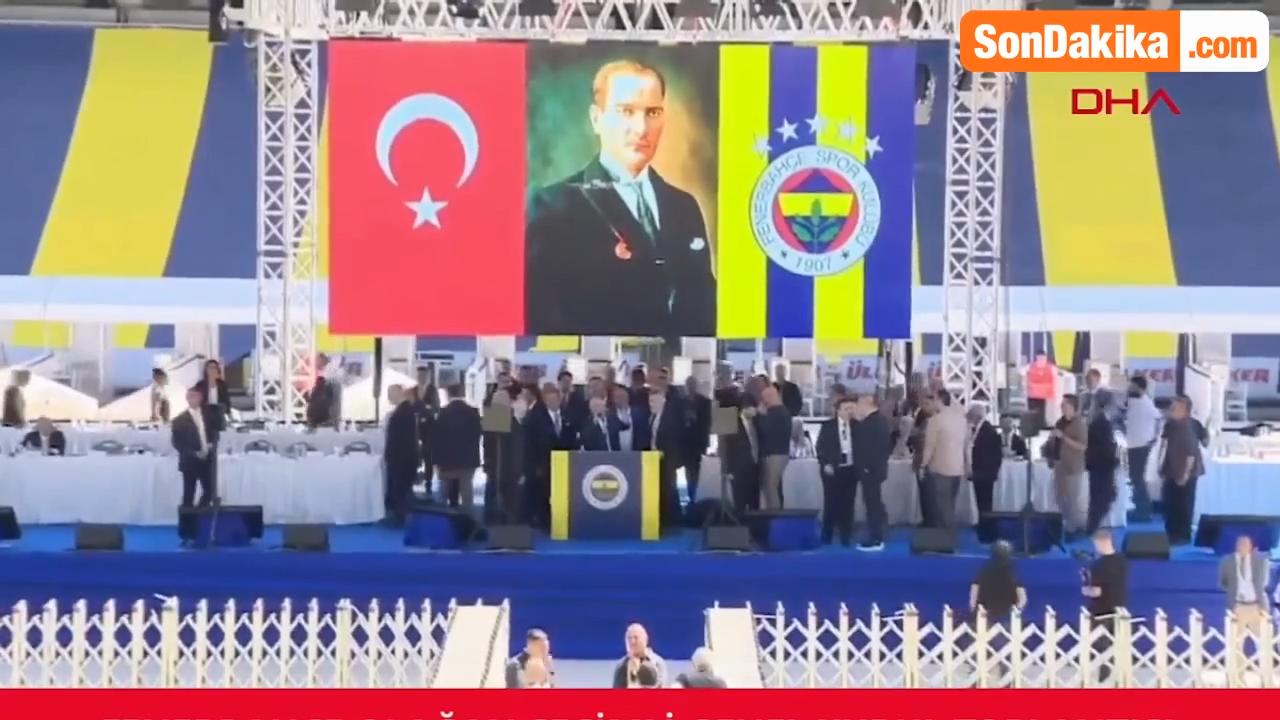 Fenerbahçe'de olaylı başkanlık yarışı! İlk raundu kaybeden Aziz Yıldırım, kongreyi terk etti